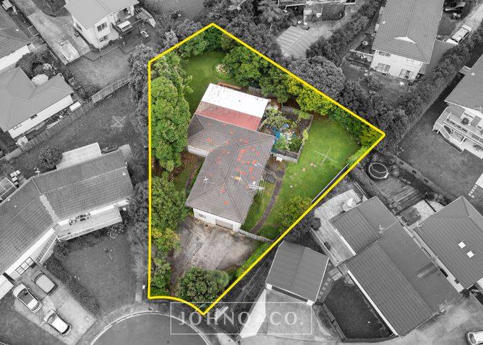  at 8 Ronald Algie Place, Saint Johns, Auckland