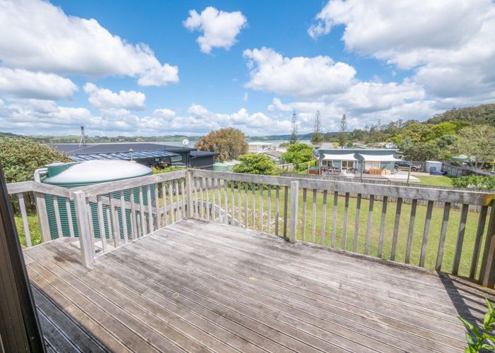  at 5 Peninsula Parade, Hihi