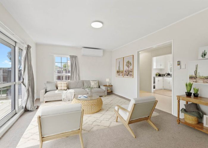  at 2/12 Booker Place, Weymouth, Manukau City, Auckland