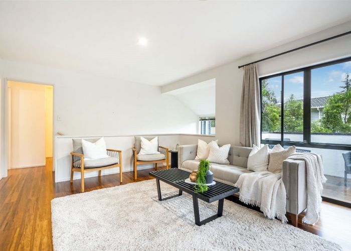  at 3 Berne Place, Birkenhead, Auckland
