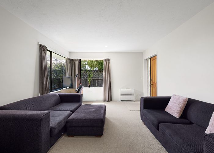  at 2/44 Division Street, Riccarton, Christchurch City, Canterbury