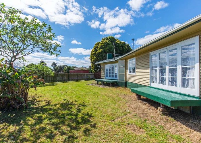  at 9 Fulton Crescent, Otara, Auckland