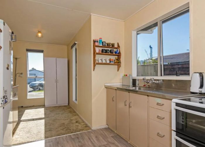  at 38 Acacia Street, Kelvin Grove, Palmerston North, Manawatu / Whanganui