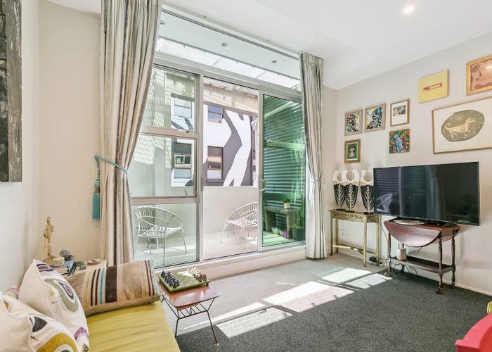  at 2/3 Holland Street, Te Aro, Wellington, Wellington