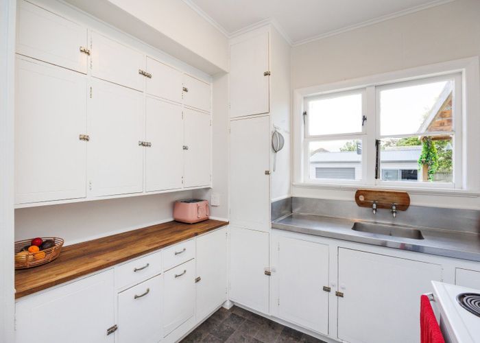  at 23 Park Road, West End, Palmerston North