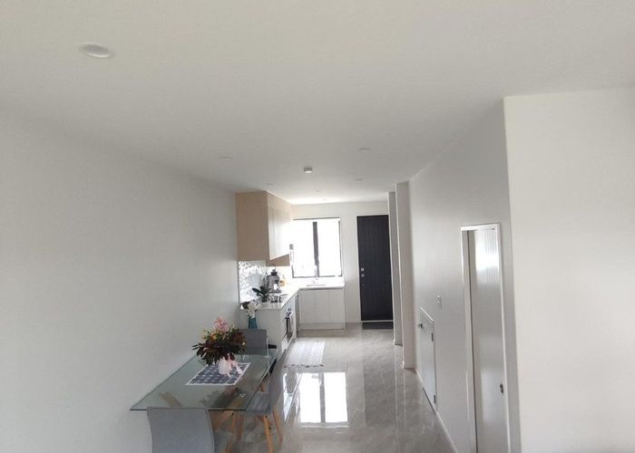  at 9/1 Sylvan Crescent, Te Atatu South, Waitakere City, Auckland