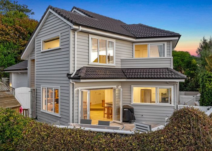  at 127 Browns Bay Road, Browns Bay, North Shore City, Auckland