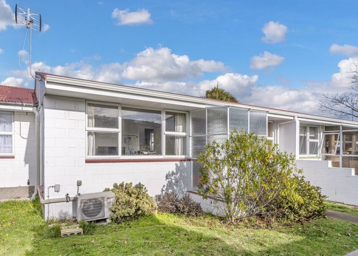  at 2/64 Osborne Street, Waltham, Christchurch City, Canterbury