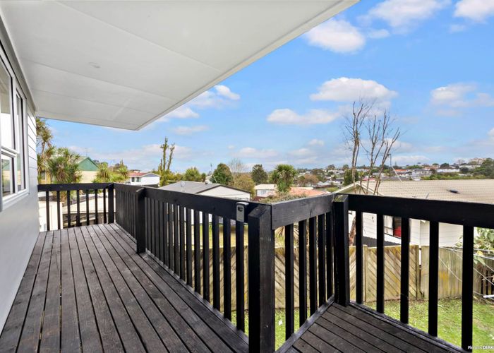  at 2/21 Maywood Crescent, Glen Eden, Auckland