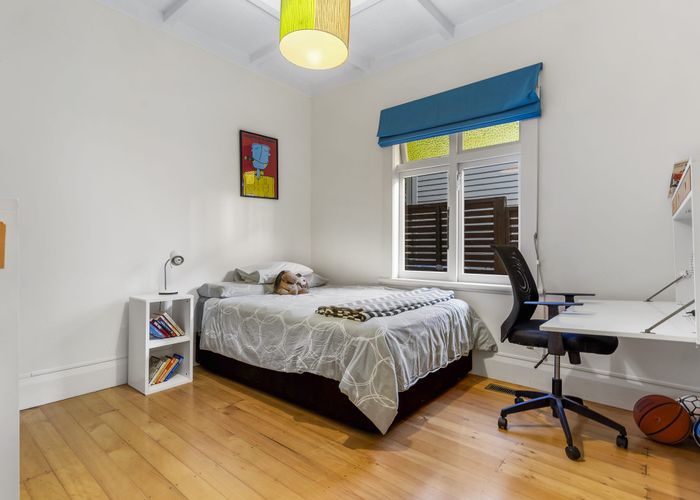  at 17 Edgars Road, Westmere, Auckland