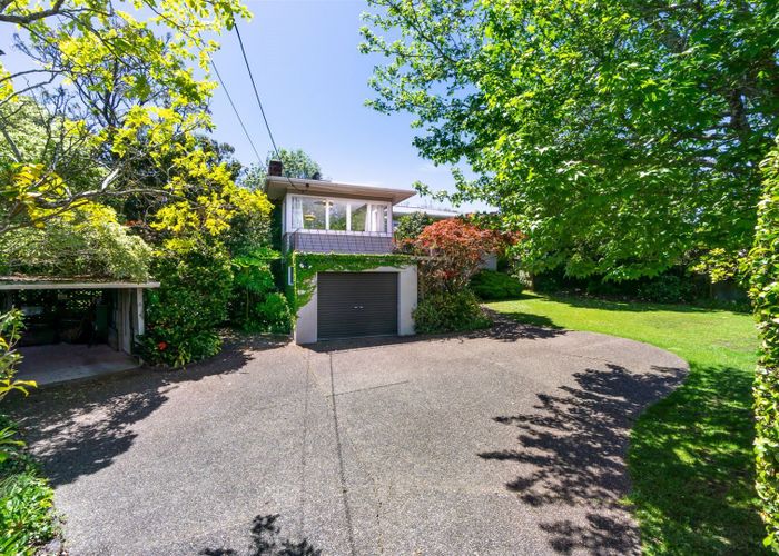  at 2 Phillip Parade, Forrest Hill, Auckland