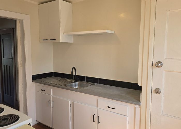  at 37 Louvain Ave, Mount Roskill, Auckland City, Auckland