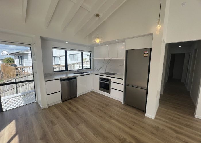  at 1/54 Trias Road, Totara Vale, North Shore City, Auckland