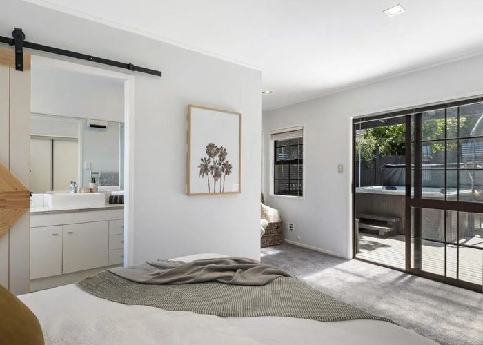  at 8 Bellcroft Place, Belmont, North Shore City, Auckland