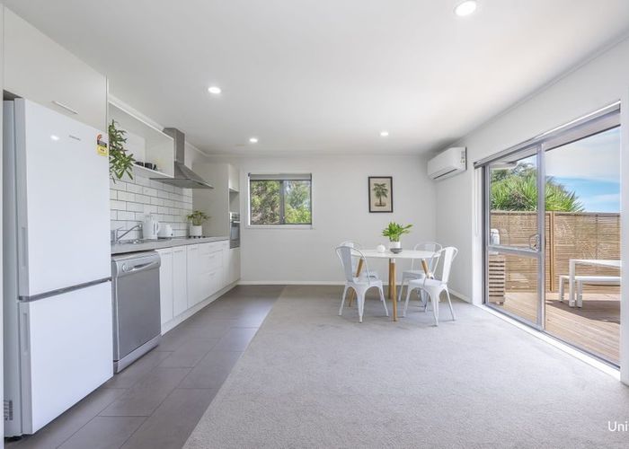  at 2/17 Monte Cassino Place, Birkdale, North Shore City, Auckland