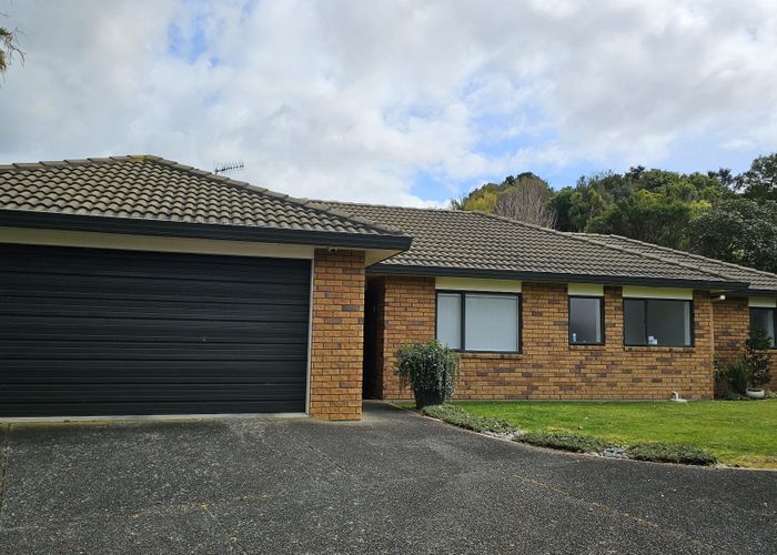 at 10 Friesian Place, Grandview Heights, Hamilton