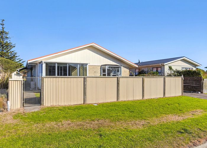  at 5 Karaka Street, Otaki Beach, Kapiti Coast, Wellington