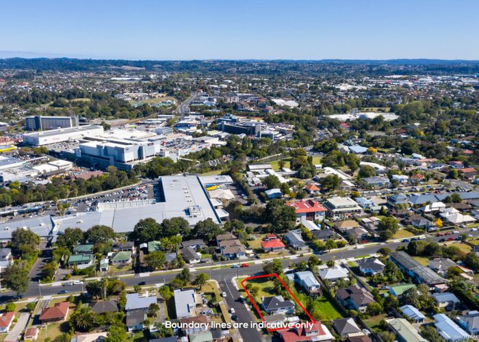  at 20 Newington Road, Henderson, Auckland