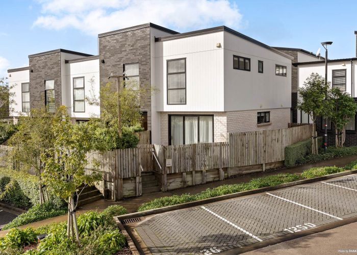  at 4 Tokai Place, Glen Eden, Waitakere City, Auckland