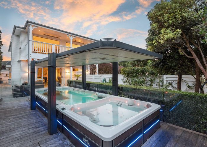  at 124 Esplanade, Sumner, Christchurch City, Canterbury