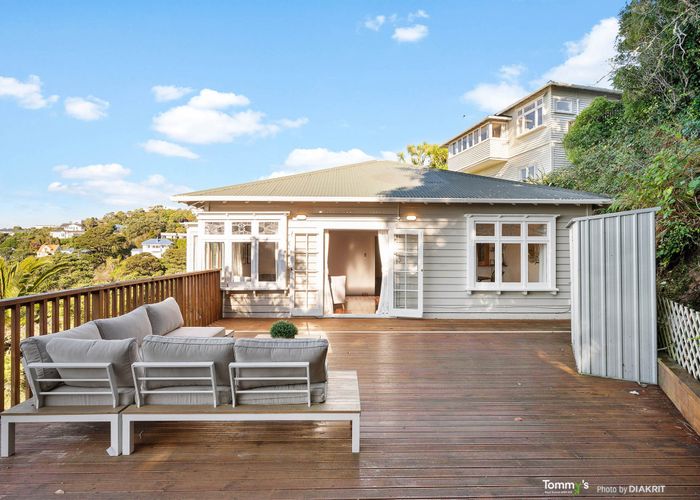  at 4 Raroa Crescent, Northland, Wellington
