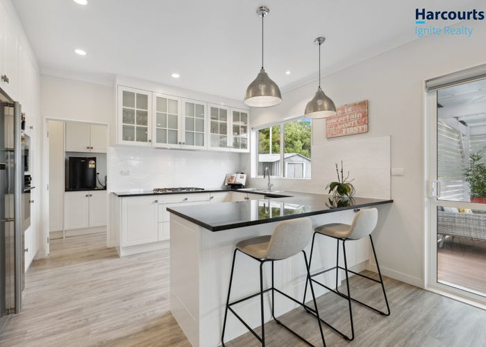  at 17 Thistle Close, Beachlands, Manukau City, Auckland