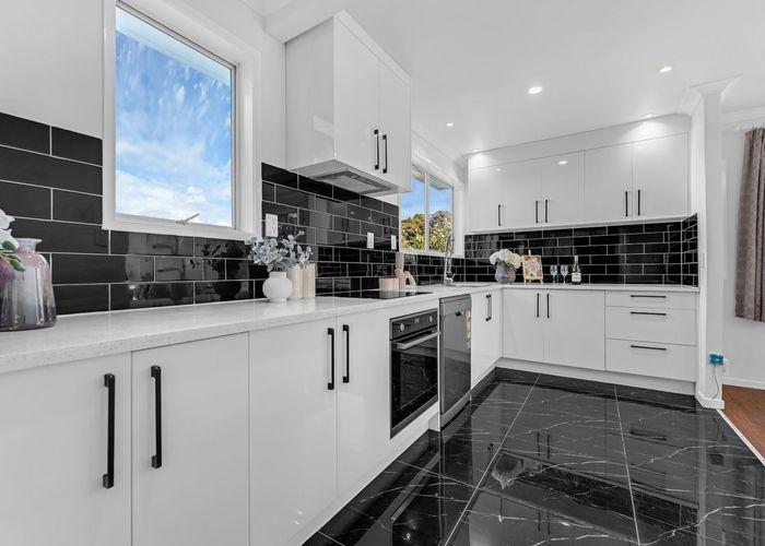  at 20 Finn Place, Totara Vale, North Shore City, Auckland