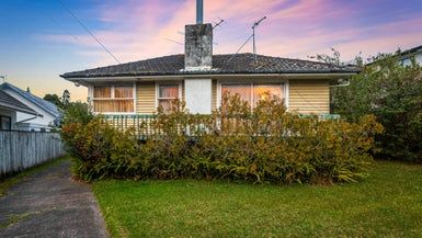  at 21 Tonkin Drive, Sunnynook, Auckland