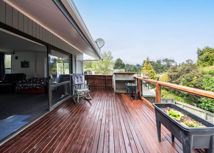  at 6 Serenity Grove, Maoribank, Upper Hutt, Wellington