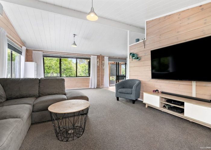  at 1389 Whangaparaoa Road, Army Bay, Rodney, Auckland