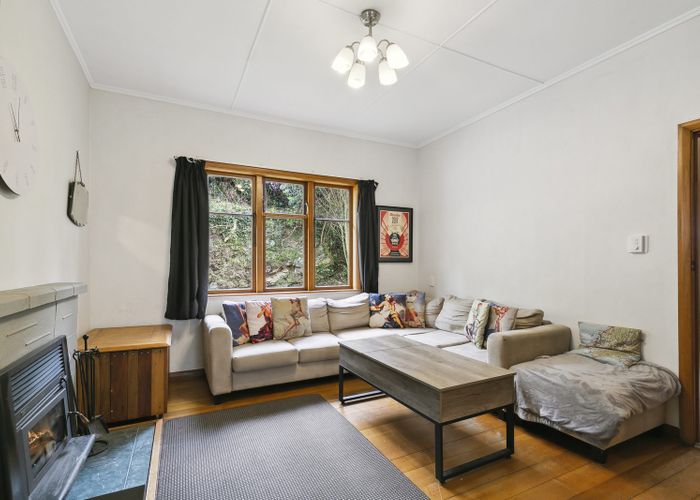  at 2 Kitchener Terrace, Johnsonville, Wellington