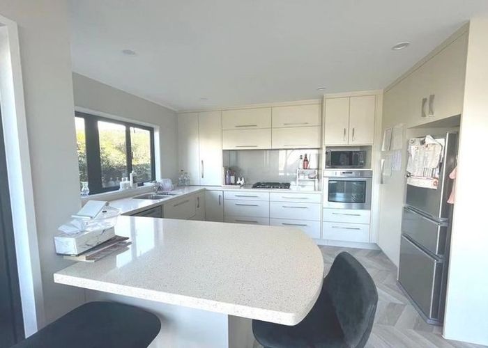  at 10B Beach Road, Castor Bay, North Shore City, Auckland