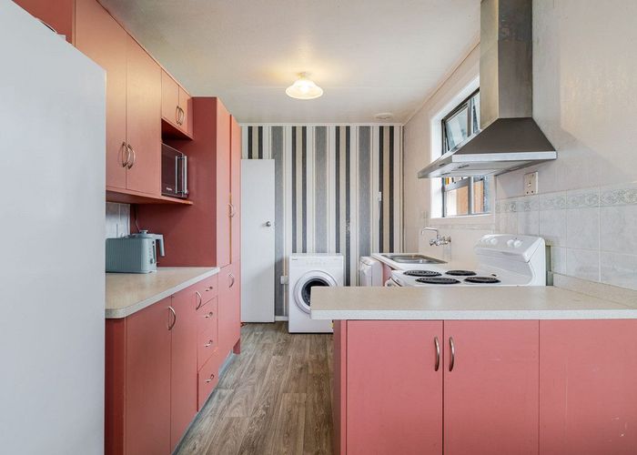  at 24 Drake Street, Awapuni, Palmerston North, Manawatu / Whanganui