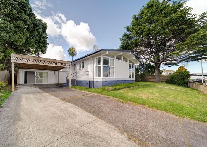  at 4 Walden Place, Mangere East, Auckland