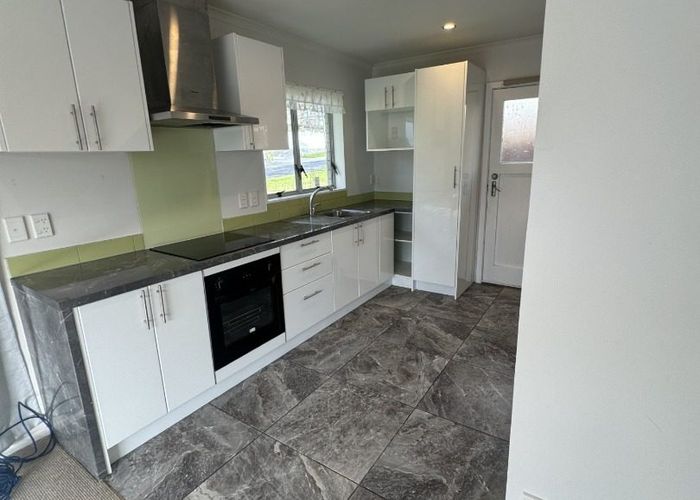  at 12 Dawnhaven Drive, Te Atatu Peninsula, Waitakere City, Auckland