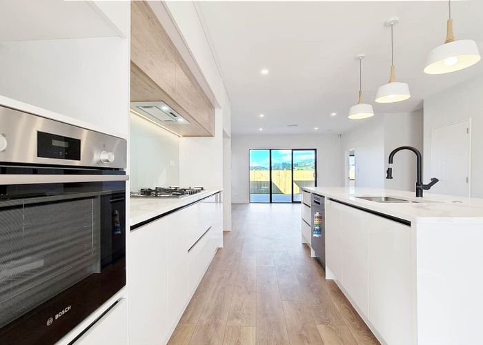  at 6 Ascent Drive, Flat Bush, Manukau City, Auckland