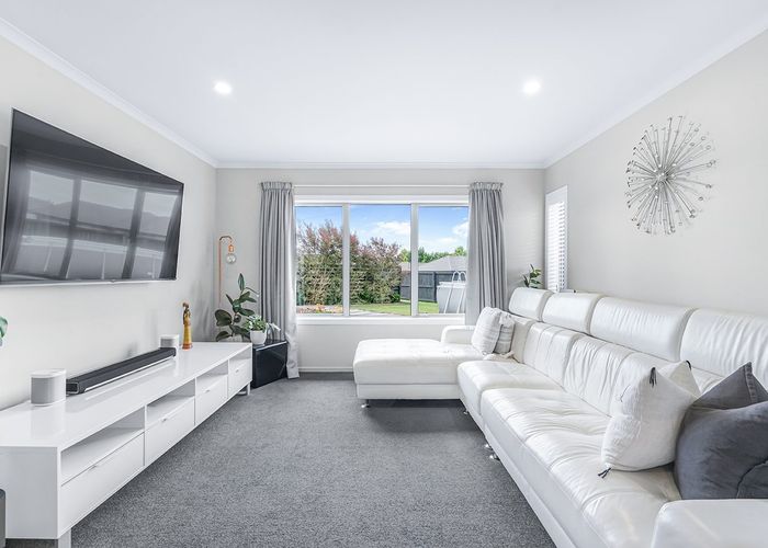  at 20 Teatree Close, Huntington, Hamilton