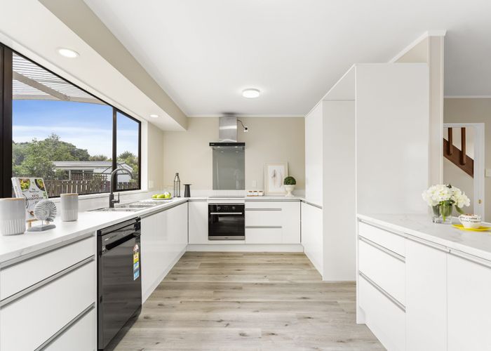  at 5 Idesia Place, Totara Heights, Auckland
