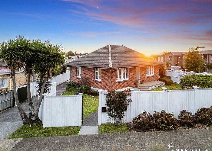  at 1 Freeland Avenue, Mount Roskill, Auckland City, Auckland