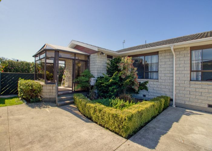  at 2/10 Montclare Avenue, Ilam, Christchurch