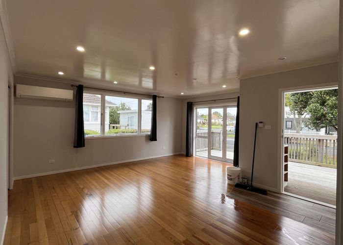  at 17 Tuakiri Street, Point England, Auckland City, Auckland