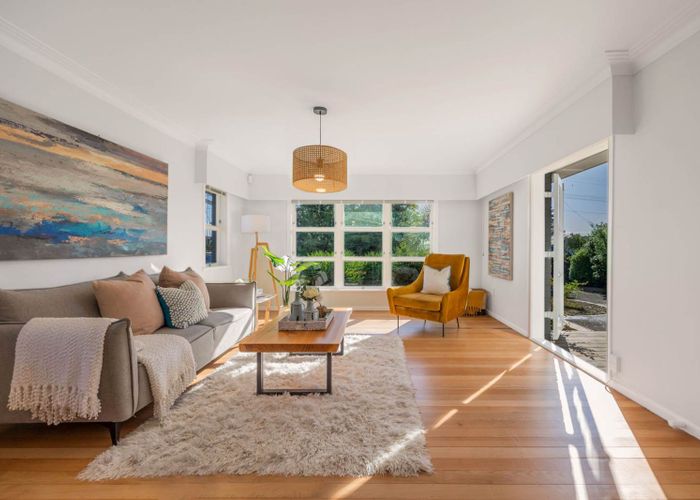  at 4 Murray Road, Te Atatu Peninsula, Auckland