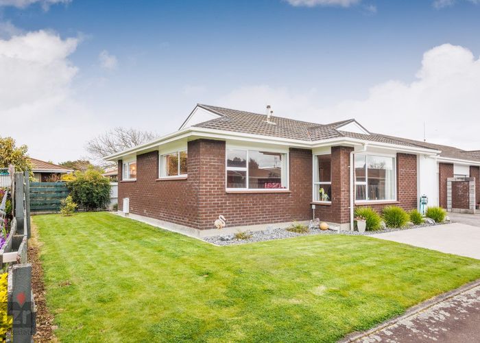 Free property data for 4 Chertsey Court Roslyn Palmerston North