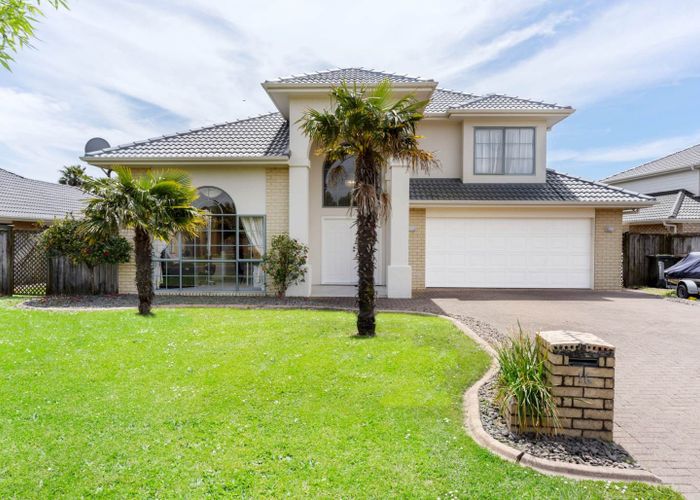  at 16 Trovare Place, Golflands, Auckland