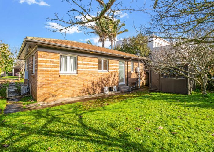  at 34 Parrish Road, Sandringham, Auckland