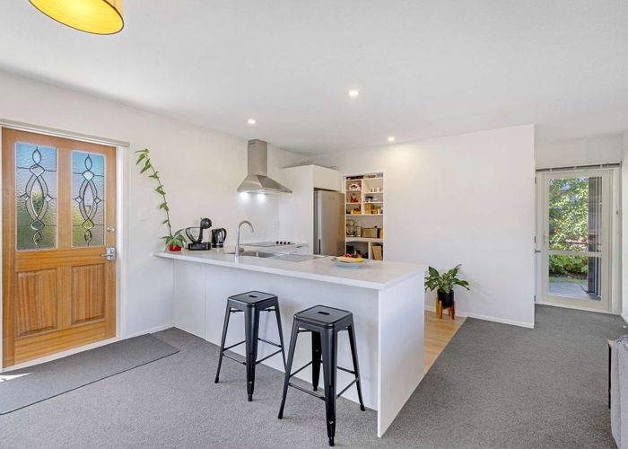  at 9 Honeysuckle Place, Northcote, Christchurch