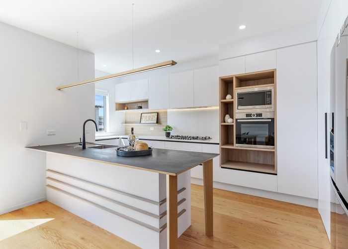  at 7 Karengo Street, Long Bay, Auckland
