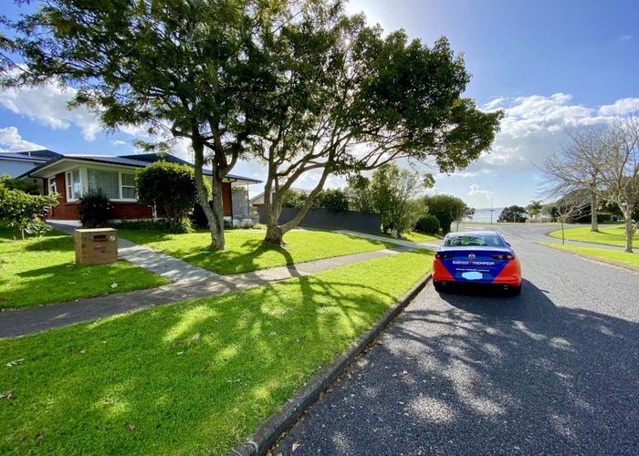  at 18 Belmere Rise, Farm Cove, Manukau City, Auckland