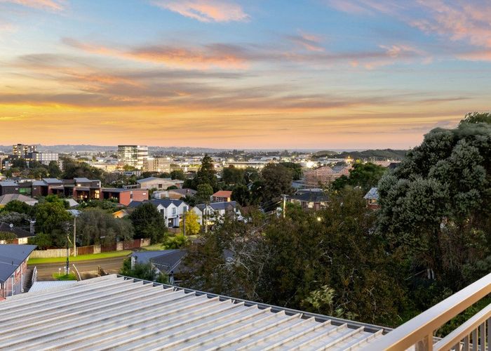  at 12 Ruawai Road, Mount Wellington, Auckland City, Auckland