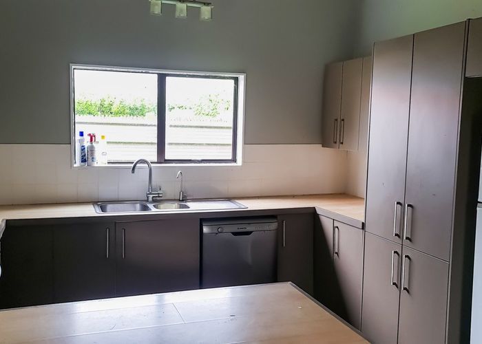  at 4 Cemetery Road, Sanson